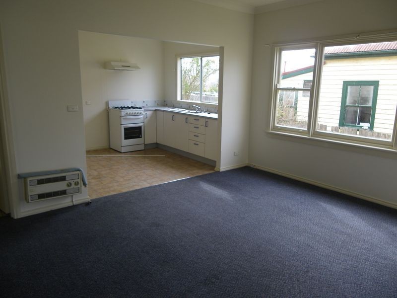 27 Peden Street, Bega NSW 2550