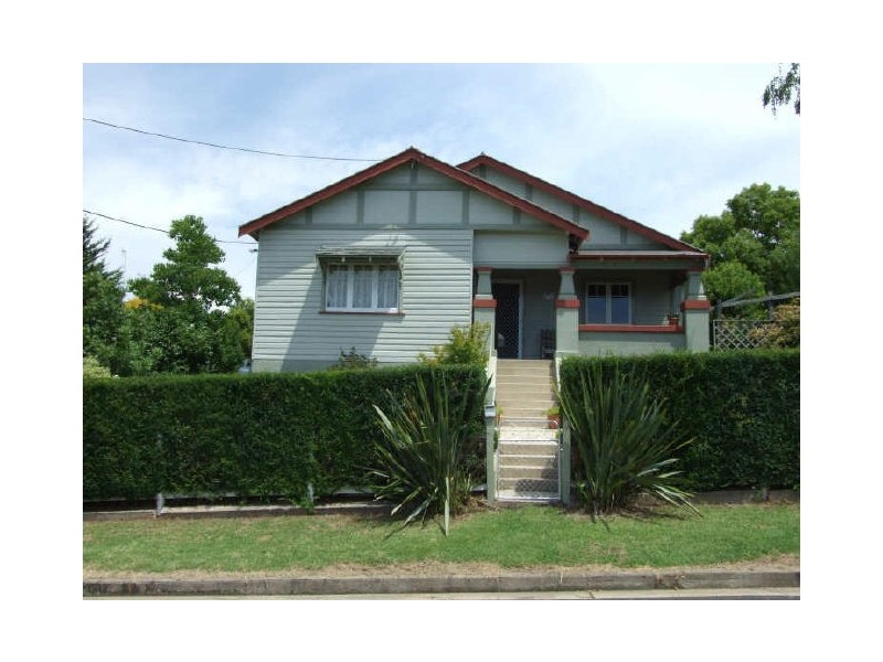 1 Gordon Street, Bega NSW 2550