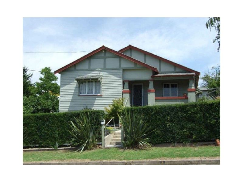 1 Gordon Street, Bega NSW 2550