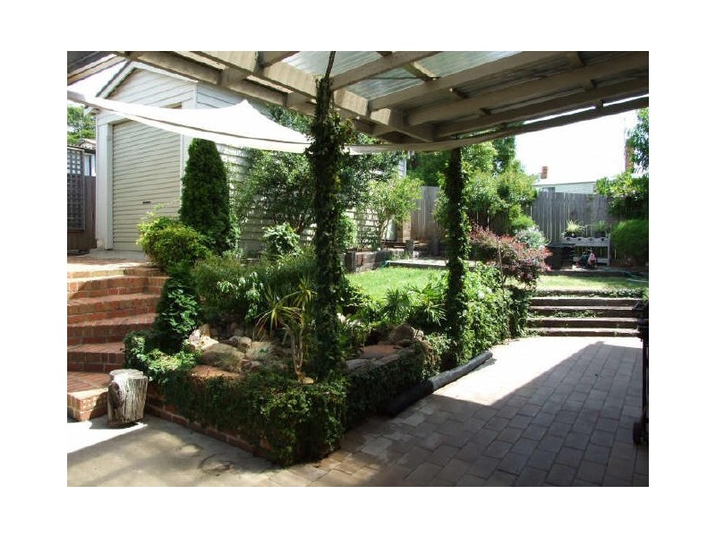 1 Gordon Street, Bega NSW 2550