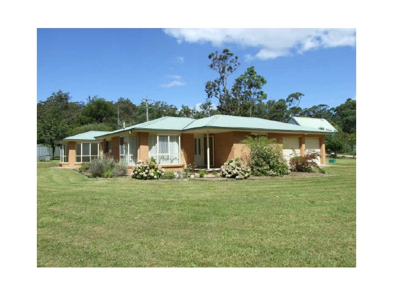 121 Strathmore Cres, Kalaru NSW 2550