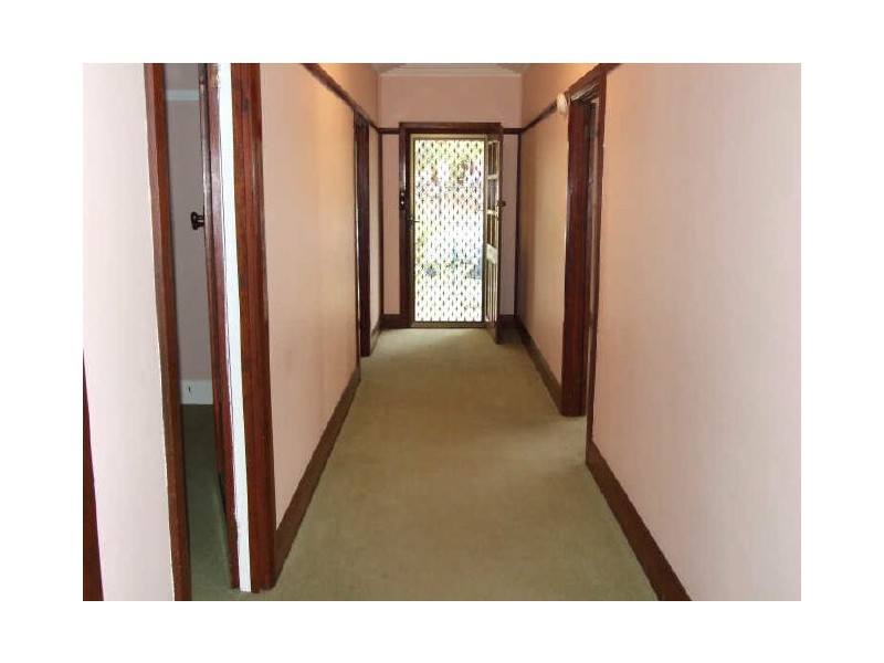 174 Auckland Street, Bega NSW 2550
