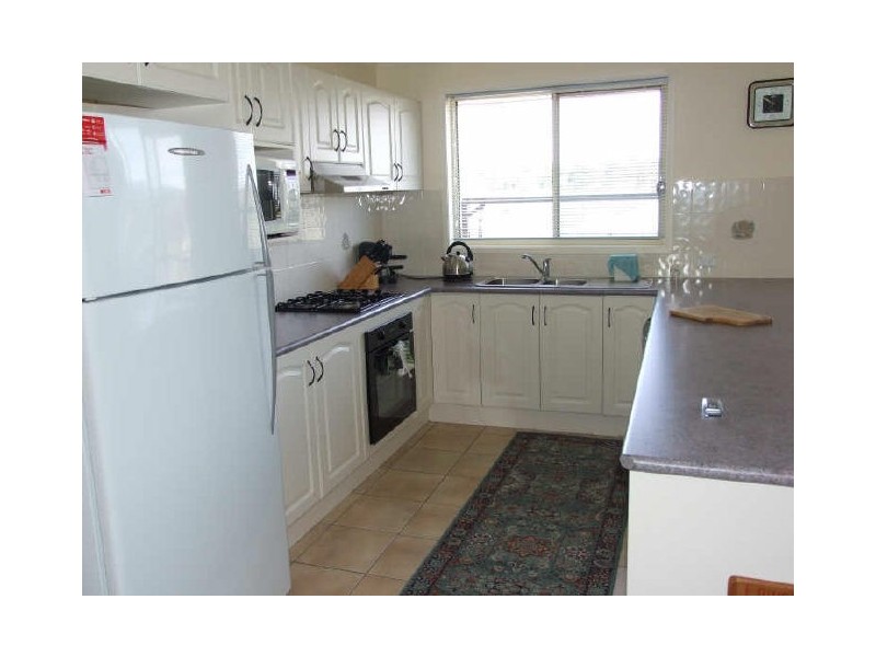 2 Koma Street, Bega NSW 2550