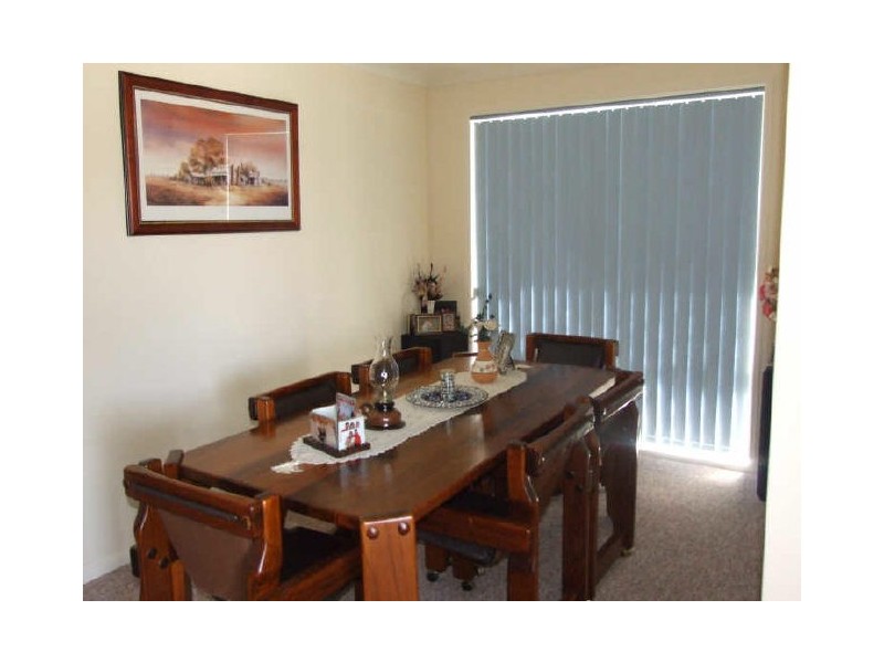 2 Koma Street, Bega NSW 2550