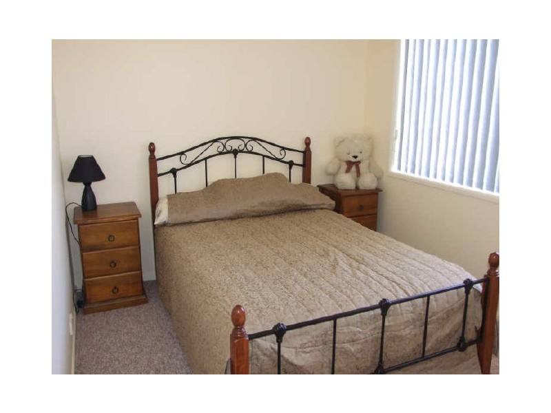 2 Koma Street, Bega NSW 2550