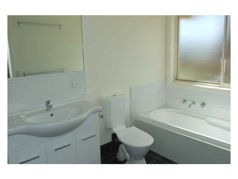 2/7 Thawa Place, Bega NSW 2550