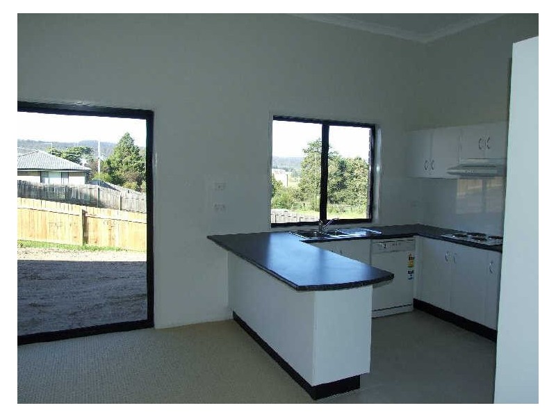 8 Howard Avenue, Bega NSW 2550