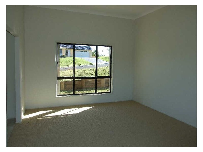 8 Howard Avenue, Bega NSW 2550