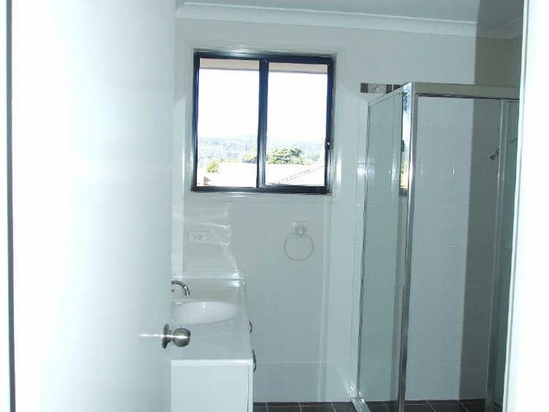 8 Howard Avenue, Bega NSW 2550