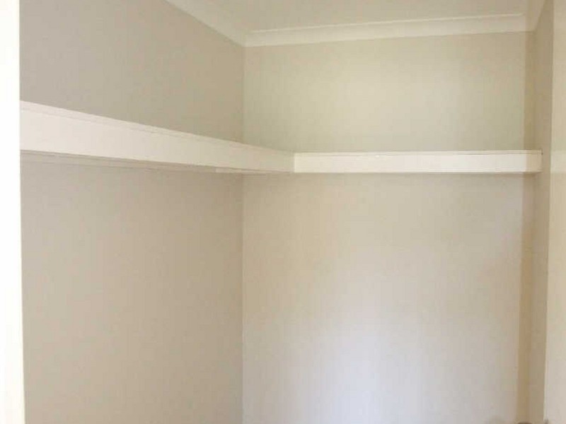 8 Howard Avenue, Bega NSW 2550