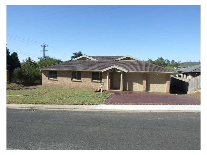 2 Howard Avenue, Bega NSW 2550