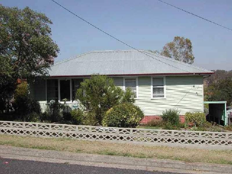 33 Glebe Avenue, Bega NSW 2550