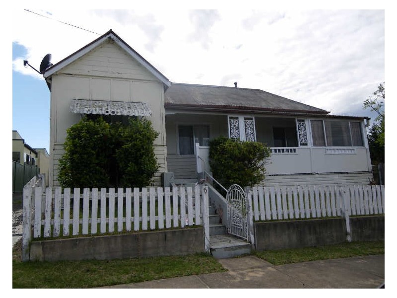 6 Heath Street, Bega NSW 2550