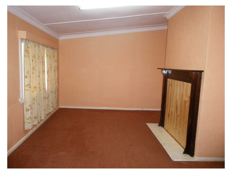 6 Heath Street, Bega NSW 2550