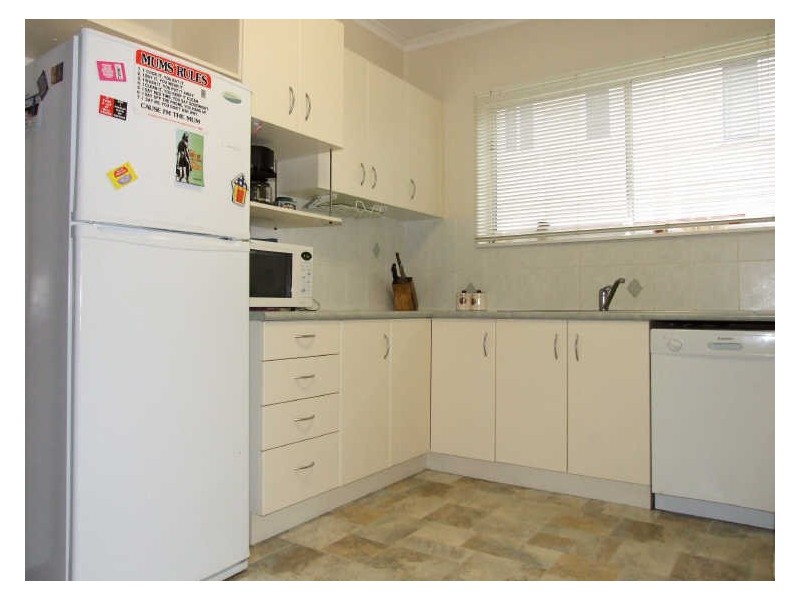 27 Eden Street, Bega NSW 2550