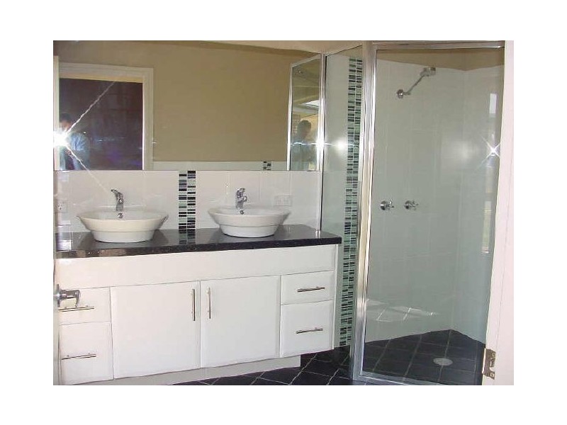 16 Glen Mia Drive, Bega NSW 2550