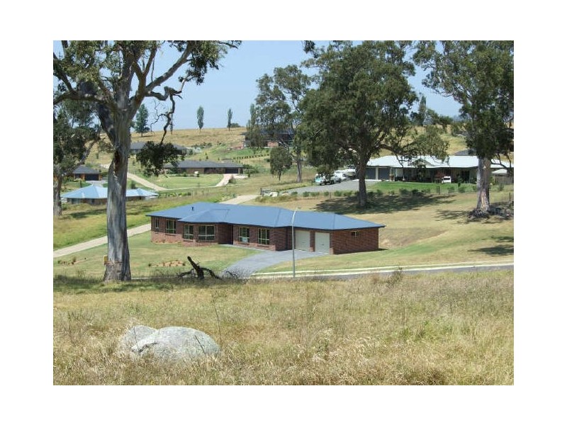 16 Glen Mia Drive, Bega NSW 2550