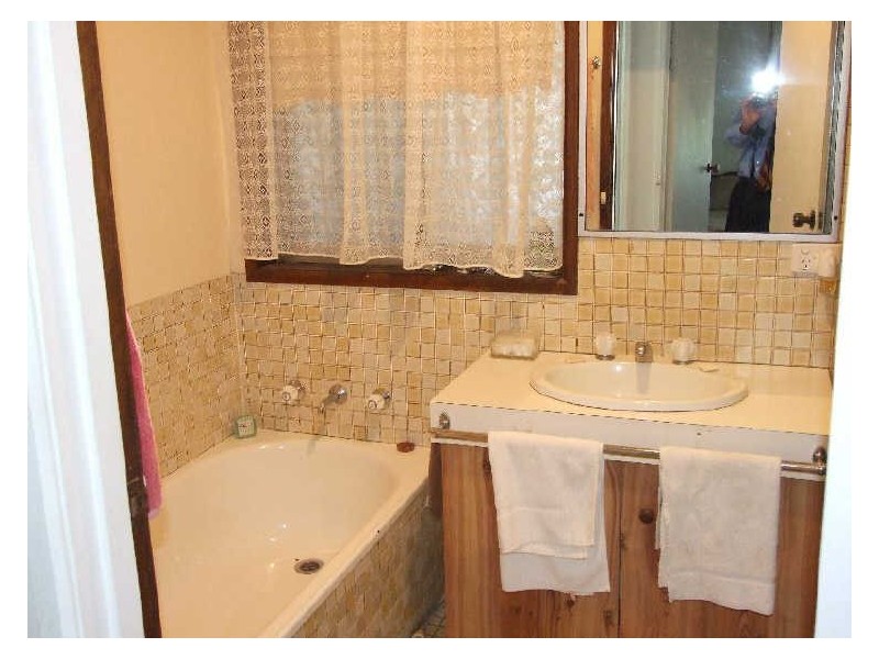 42 Rawlinson Street, Bega NSW 2550