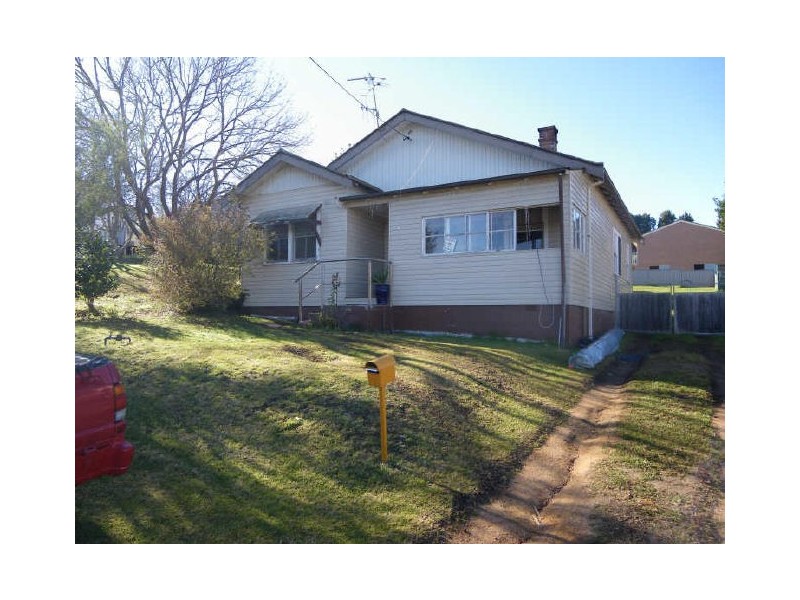 2 Wallace Street, Bega NSW 2550