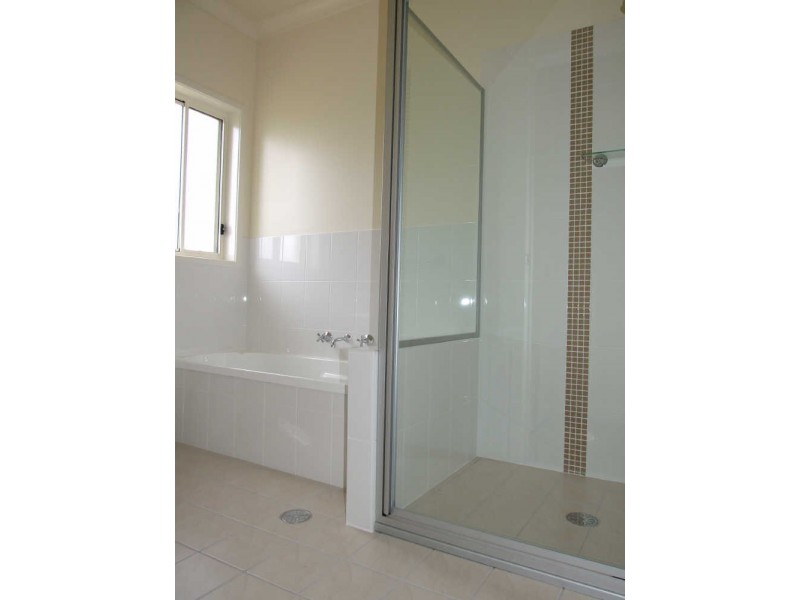 11 Glen Mia Drive, Bega NSW 2550