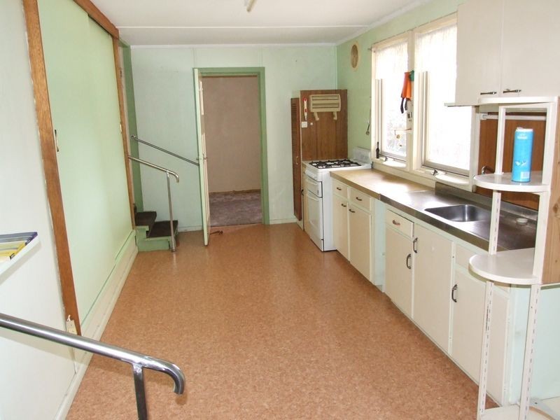 24 Peden Street, Bega NSW 2550