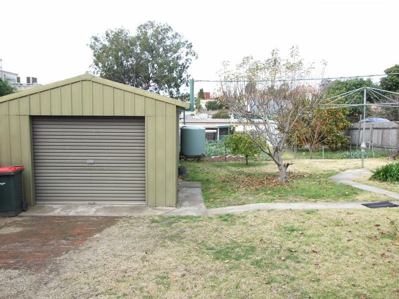 24 Peden Street, Bega NSW 2550