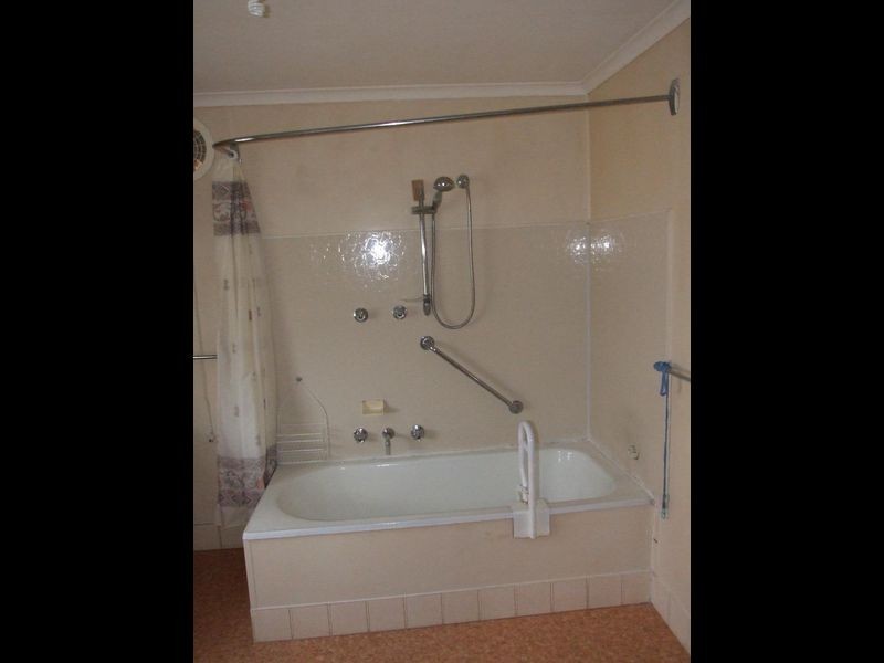 24 Peden Street, Bega NSW 2550
