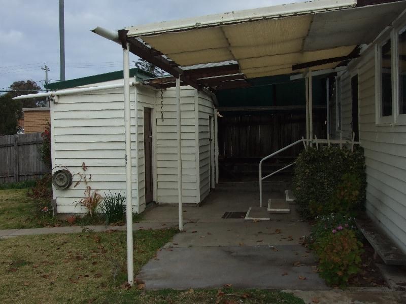 24 Peden Street, Bega NSW 2550