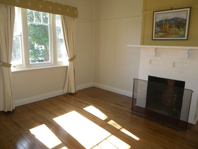 4 Canning Street, Bega NSW 2550