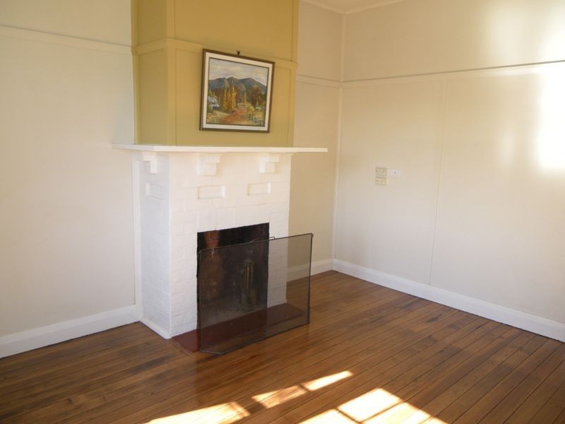 4 Canning Street, Bega NSW 2550