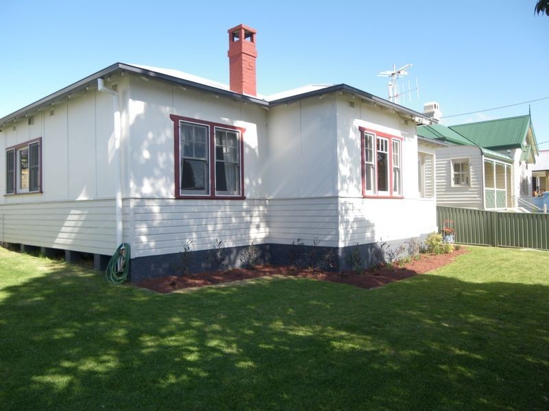 4 Canning Street, Bega NSW 2550