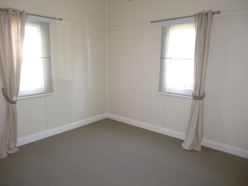 4 Canning Street, Bega NSW 2550