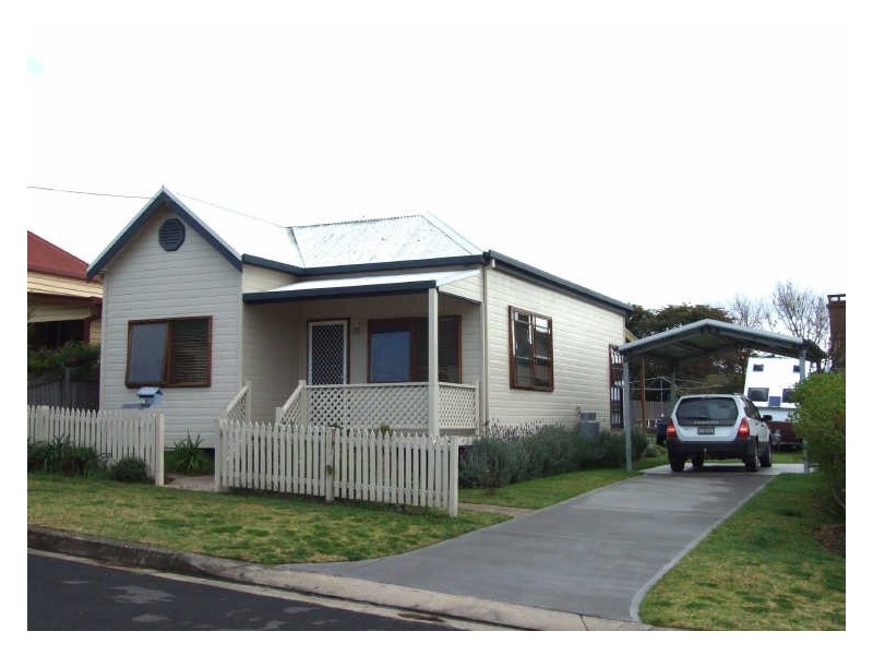 1 Sattler Street, Bega NSW 2550