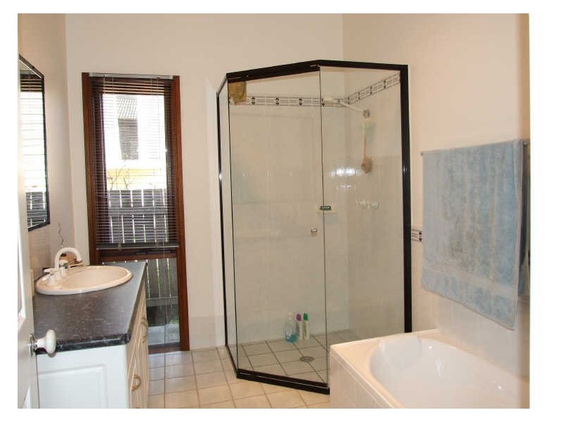 1 Sattler Street, Bega NSW 2550