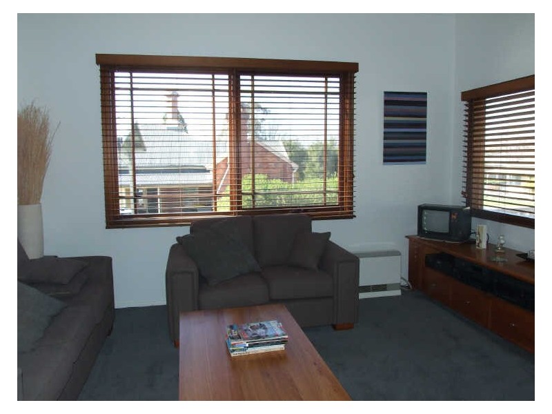 1 Sattler Street, Bega NSW 2550