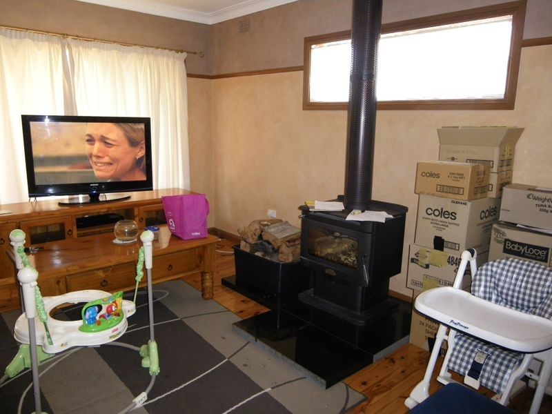 17 Norman Avenue, Bega NSW 2550
