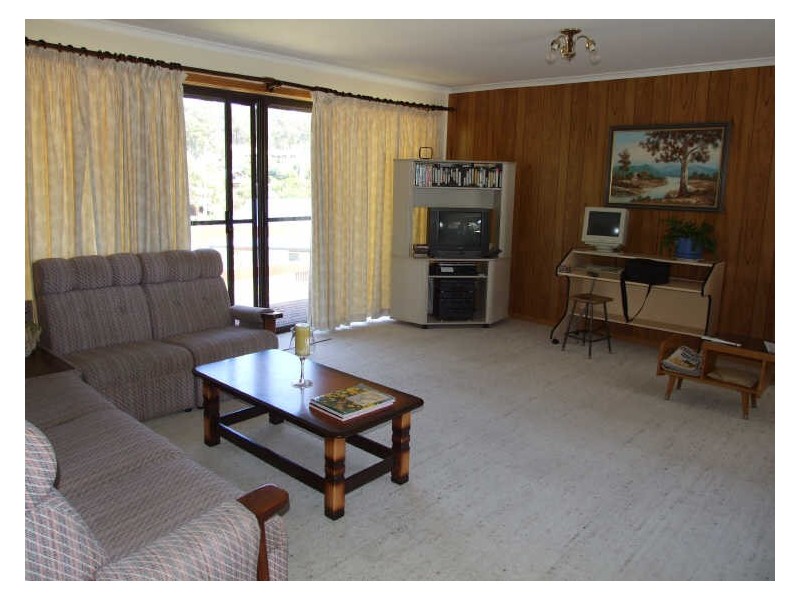 2 Flora Place, Tathra NSW 2550
