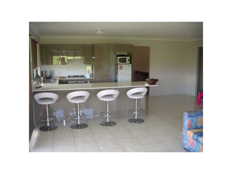 5 Koma Circuit, Bega NSW 2550