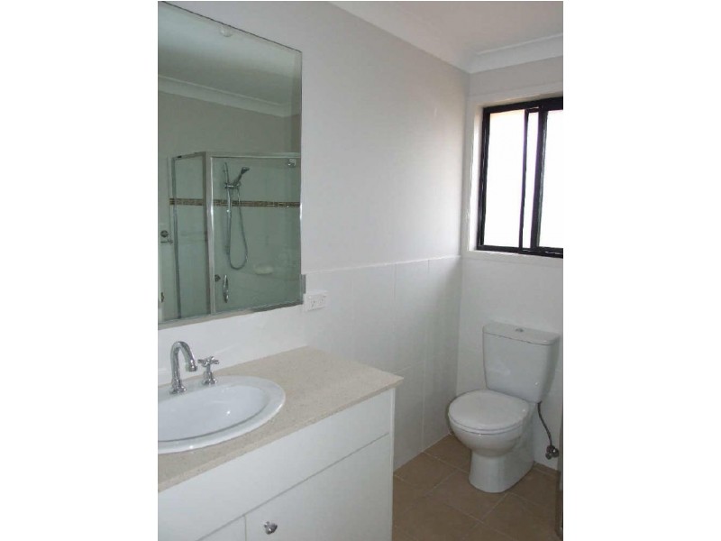 5 Koma Circuit, Bega NSW 2550