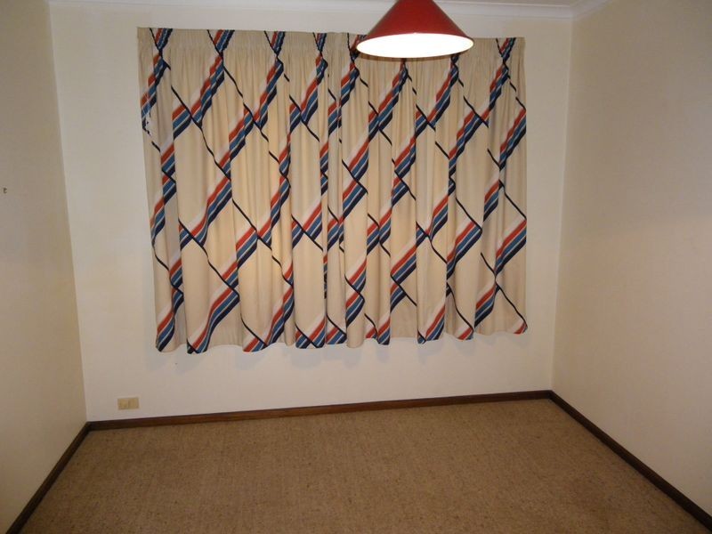 7 Goldberg Place, Bega NSW 2550