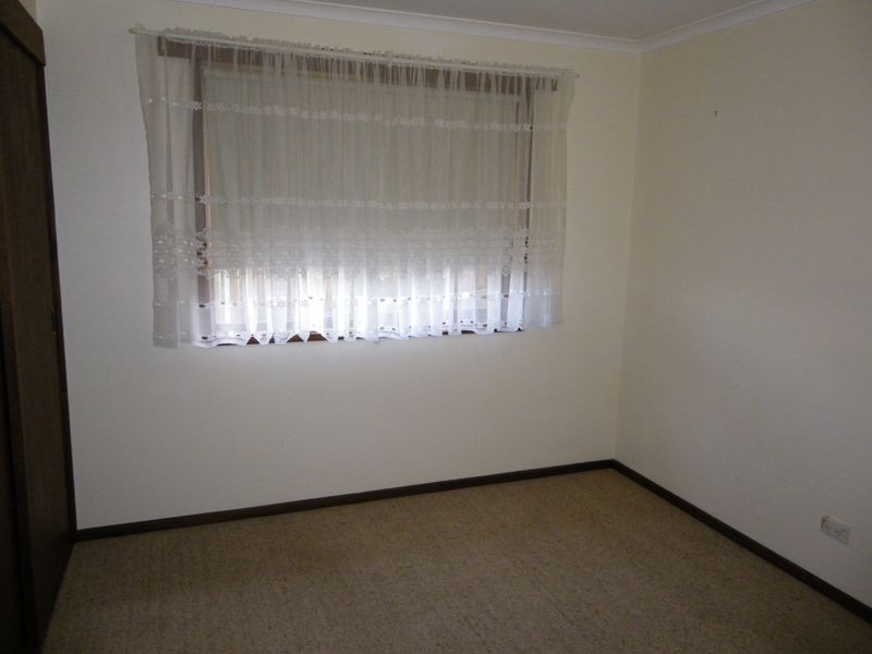 7 Goldberg Place, Bega NSW 2550