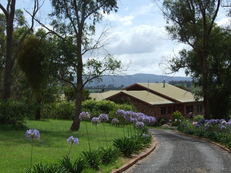 72 Gillcrest Drive, Bega NSW 2550