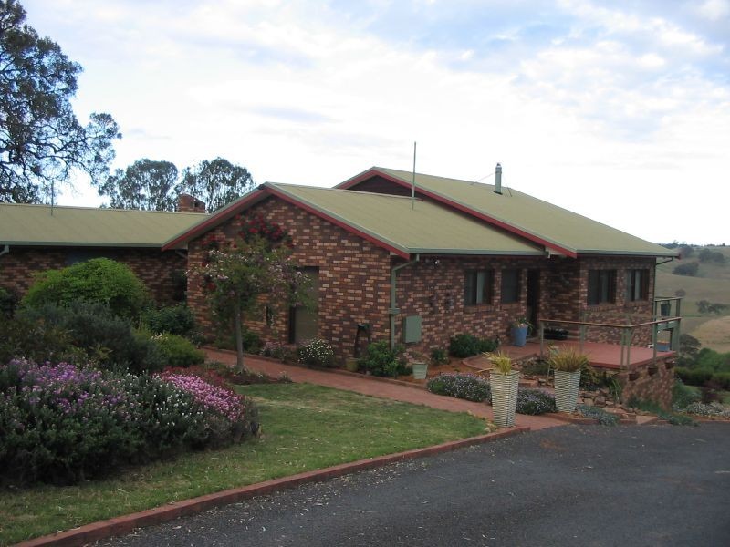 72 Gillcrest Drive, Bega NSW 2550