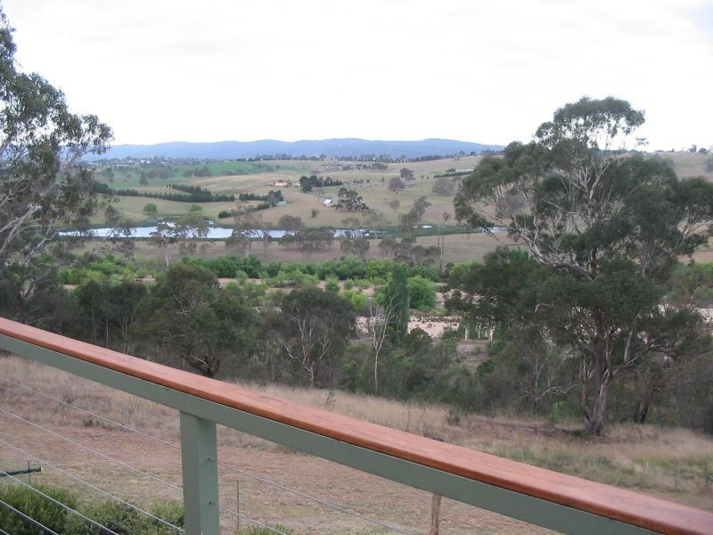 72 Gillcrest Drive, Bega NSW 2550