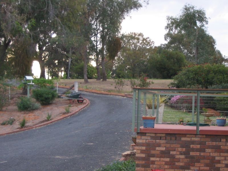 72 Gillcrest Drive, Bega NSW 2550