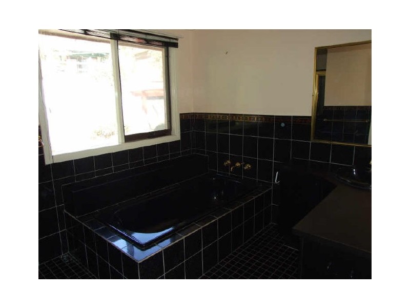 10 Hart Crescent, Bega NSW 2550