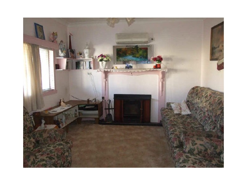 6 Gordon Street, Bega NSW 2550