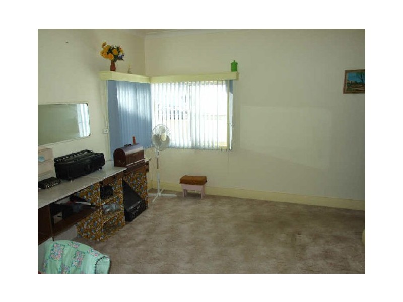 6 Gordon Street, Bega NSW 2550