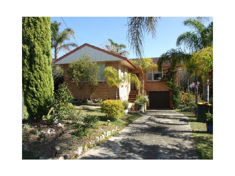 4 Parbery Crescent, Bega NSW 2550