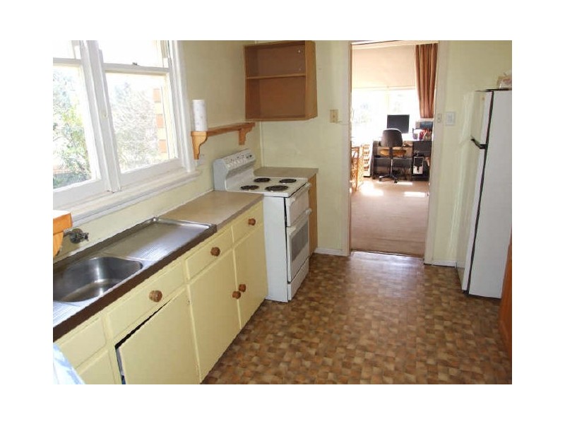 4 Parbery Crescent, Bega NSW 2550